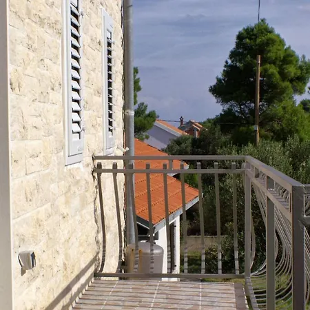 With A Parking Space Splitska, Brac - 9657 Apartman Postira